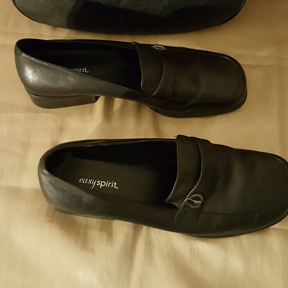 Easy Spirit Black Leather Loafer size 8 W - Picture 2 of 7